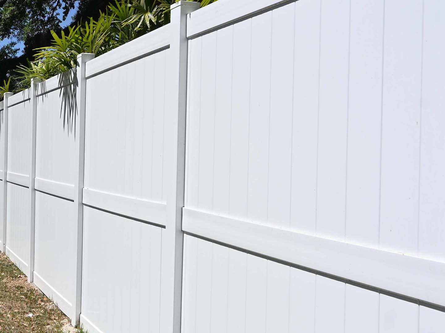 Photo of a Tampa, FL vinyl fence.