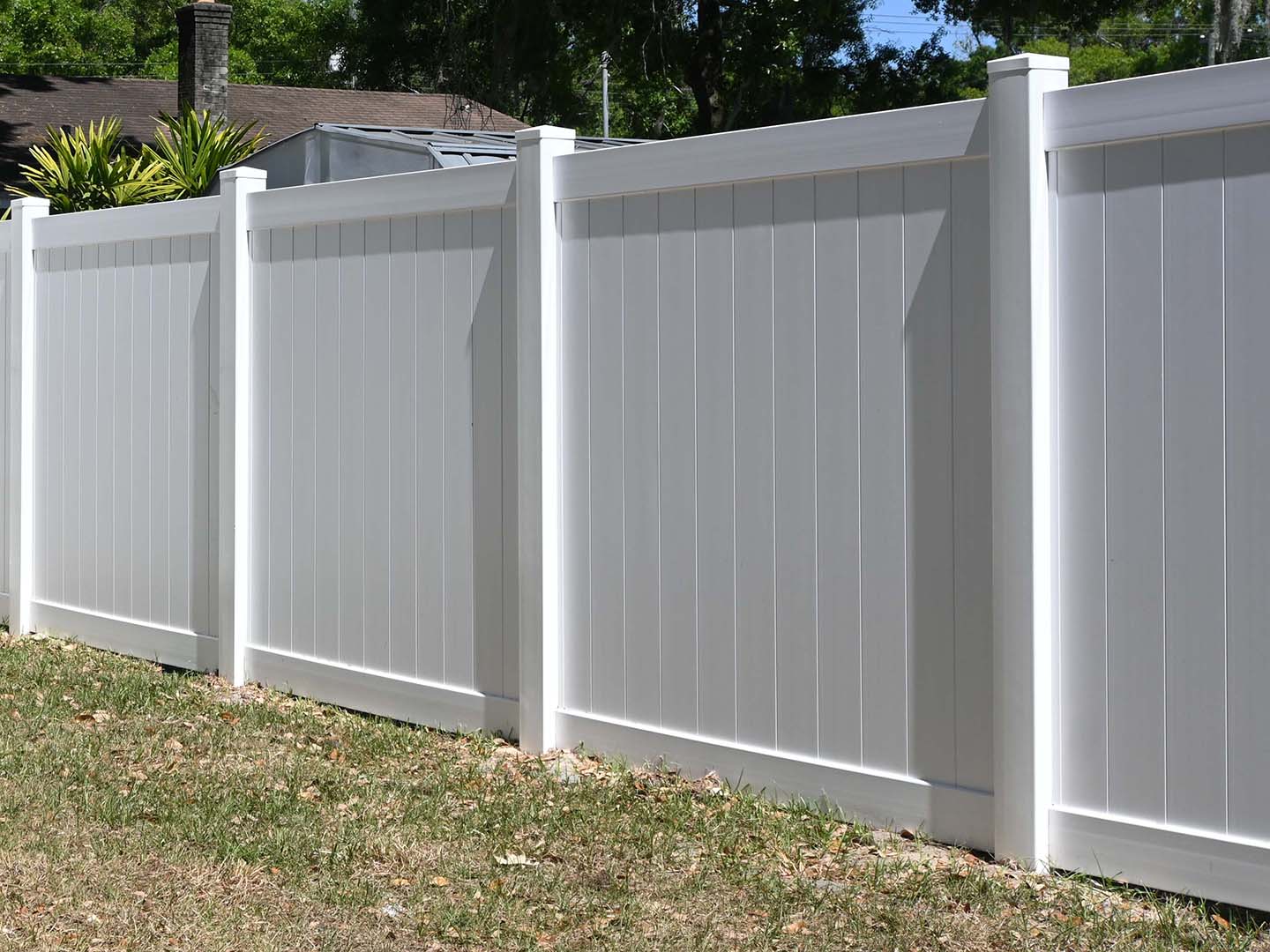 Photo of a Tampa FL vinyl fence