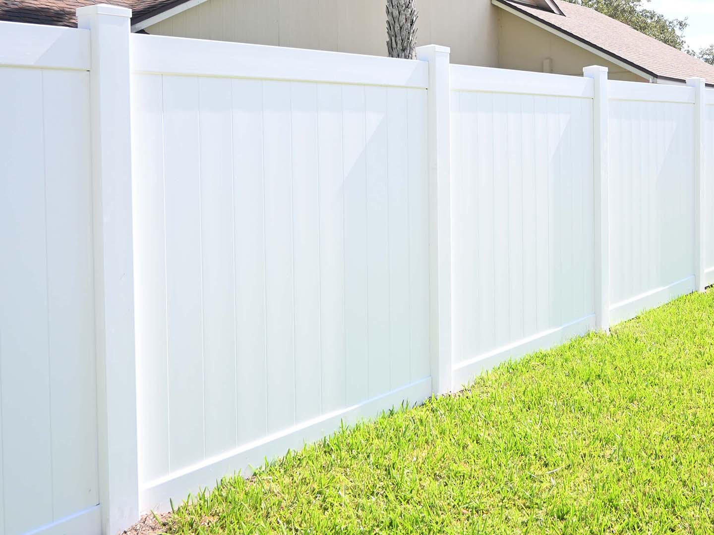Photo of a Tampa Bay vinyl fence